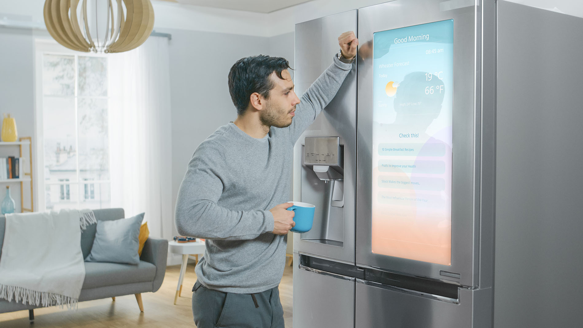Smart Refrigerator vs Traditional Fridge: Is Smart Worth the Price?